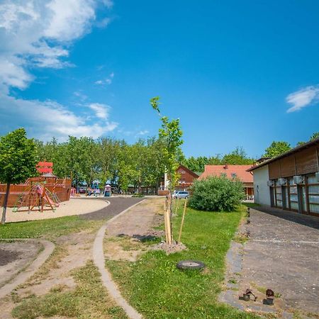 Beach Hostel Balatonboglár 外观 照片