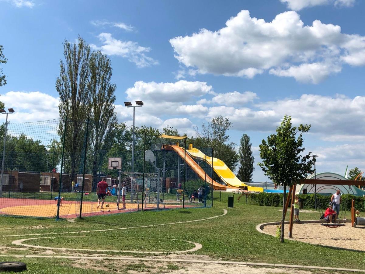 Beach Hostel Balatonboglár 外观 照片