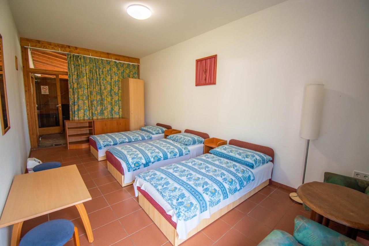 Beach Hostel Balatonboglár 外观 照片